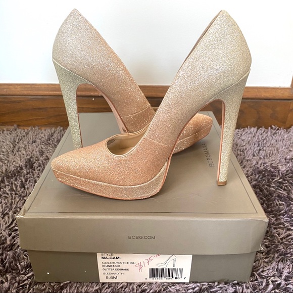 BCBGMaxAzria Shoes - BCBGMAXAZRIA 💎Glitter Gami Champagne Pump NWT 5.5